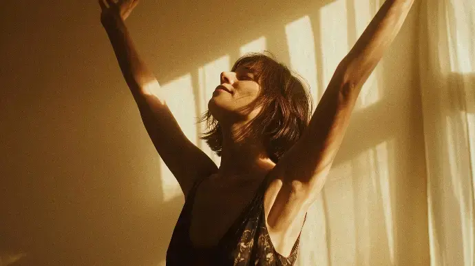 Person macht eine Yogaübung